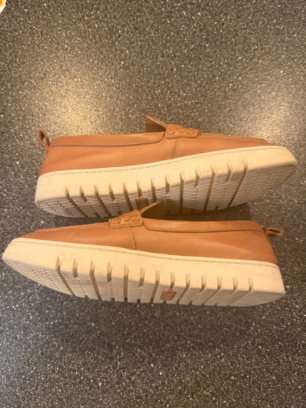 Vionic Women's Tan Slip-On Penny Loafers - size 8 - Picture 4 of 7